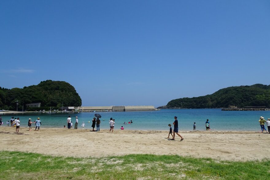 きれいな海水浴場は どのように保たれている？