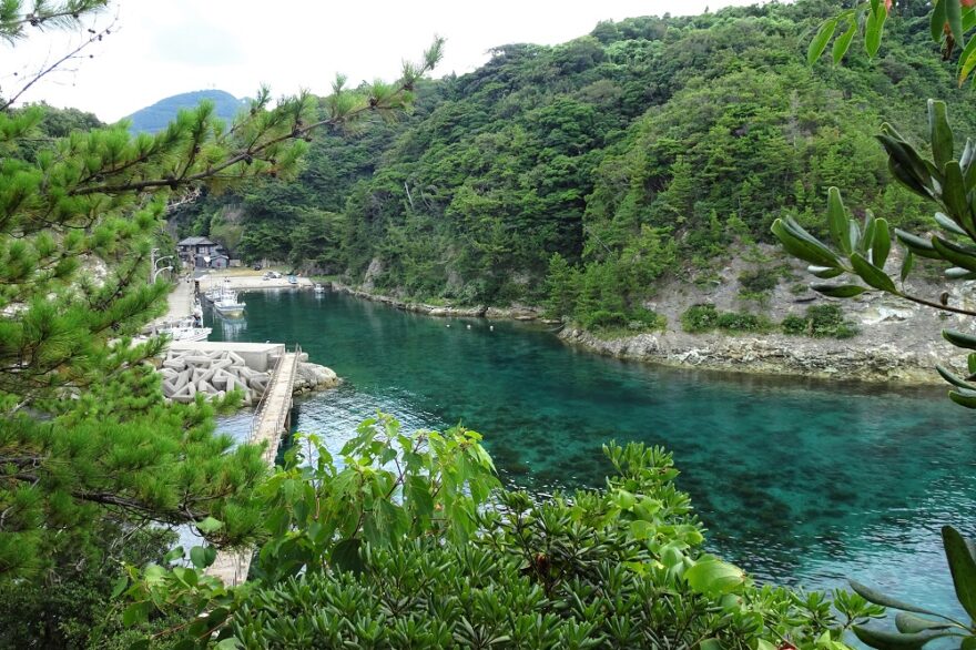 石見銀山の積み出し港・鞆ケ浦から“幻の港”へ遊覧