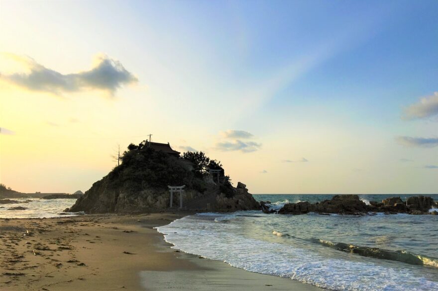 島根にモンサンミッシェル！？ 益田市の衣毘須神社